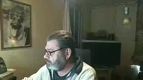 Erwins room welcome sound on online show from February 6, 11:58 pm