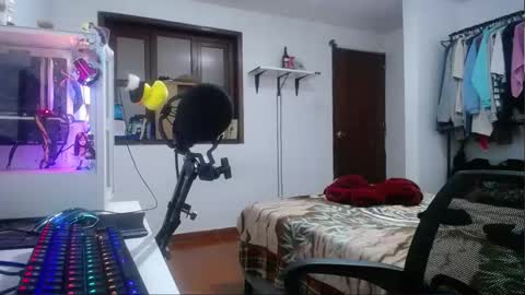 Esteban online show from December 29, 1:49 pm