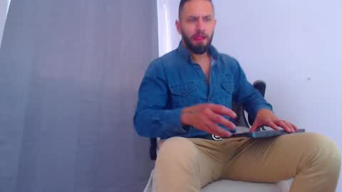 Snapshot of esteban7984068 chatting on December 2, 7:36 pm esteban online show from December 2, 7:36 pm