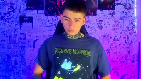 Esteban independent model online show from March 23, 2:01 pm