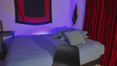 Snapshot of estmonnn chatting on October 22, 2:26 am Esteban online show from October 22, 2:26 am