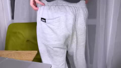 Alex online show from April 15, 8:31 pm