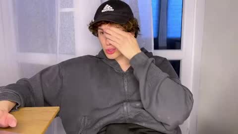 Alex online show from April 19, 5:34 pm