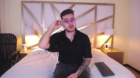 ethan_greys online show from December 3, 5:02 am