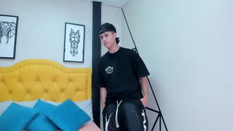 E T H A N  online show from January 31, 7:45 pm