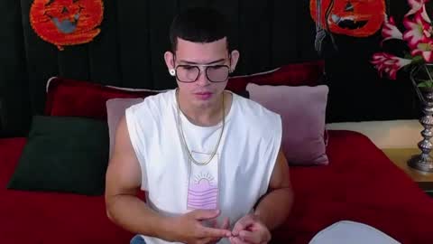 ETHAN RODGERS online show from October 31, 8:45 pm