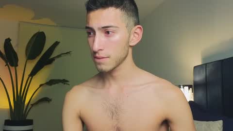 Snapshot of ethan_skiny_ chatting on December 15, 5:45 am Joan online show from December 15, 5:45 am