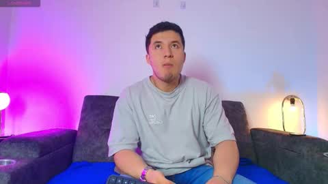 ethanconnor_ online show from March 28, 12:16 pm