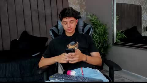 ethanlowell online show from October 5, 4:16 am