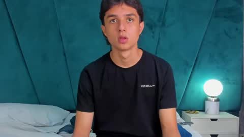 ethanlowell online show from January 28, 8:04 pm