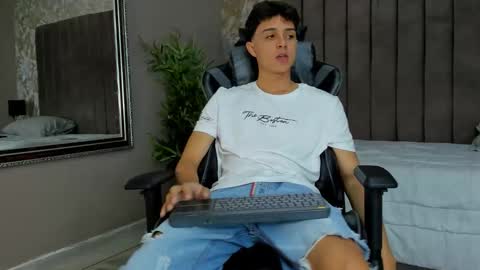 ethanlowell online show from September 27, 6:22 am