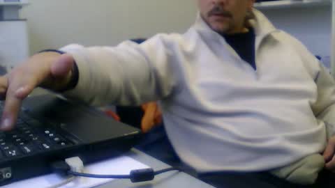 derssing online show from February 22, 6:59 am