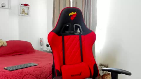 Ezzio Scolaro online show from February 3, 1:27 pm