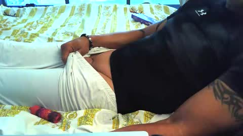 fabxxxl online show from February 22, 11:33 am