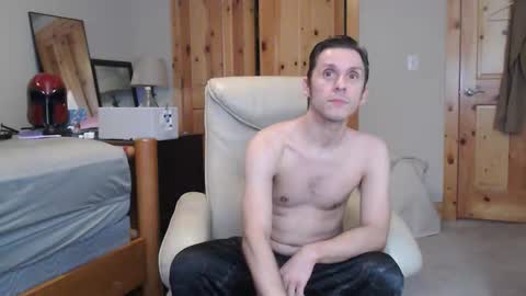 Fan Friction online show from December 2, 3:42 am