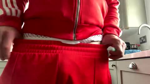 feeding_you online show from October 11, 9:02 am