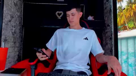 felipe fiire online show from May 28, 9:13 pm