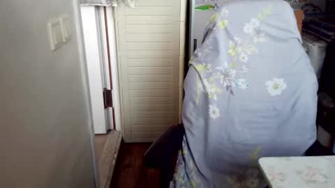 felixlau online show from December 20, 7:04 am