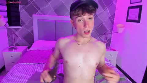 Femboy Max online show from November 15, 2:08 pm