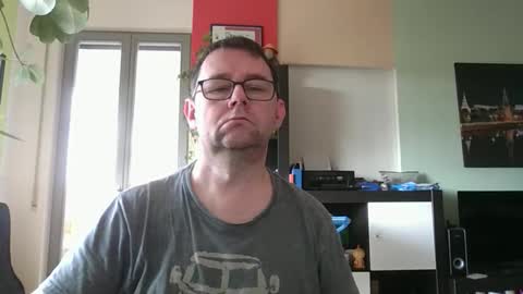 Fensterbrett online show from April 3, 1:19 pm