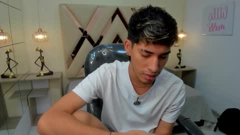 FER PHOENIX online show from February 11, 3:11 am