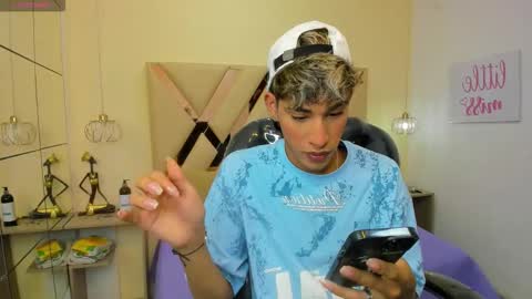 FER PHOENIX online show from November 9, 4:05 am