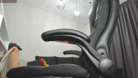 FindomGuyXXX online show from November 4, 6:53 pm