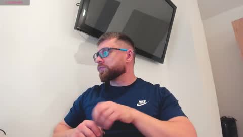 FindomGuyXXX online show from February 20, 9:38 pm