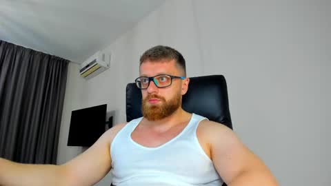 FindomGuyXXX online show from April 18, 7:07 pm