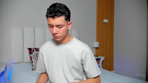 Nicolas online show from January 7, 1:05 pm