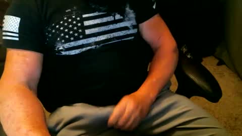 fitguy40 online show from December 13, 10:02 pm