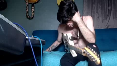 Flannel Dong online show from November 9, 8:29 am