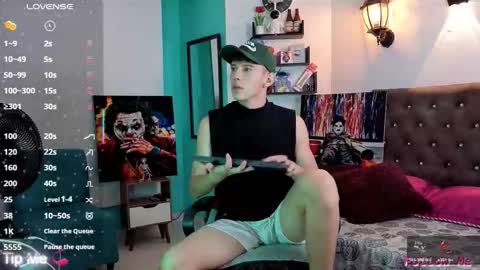 flowers109 online show from December 4, 11:01 pm