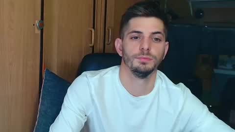 independent model online show from September 28, 5:11 pm