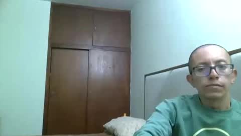 fonzi_flores online show from November 16, 12:40 pm