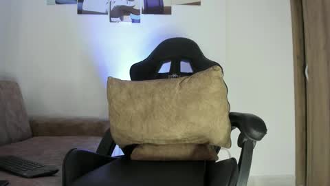 IM FRAIDER online show from April 18, 7:07 pm