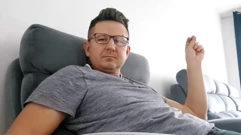 Frank online show from December 9, 1:36 pm