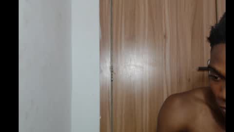 freakyslut30 online show from February 17, 7:21 pm