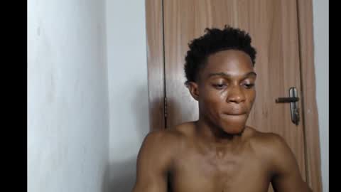 freakyslut30 online show from February 14, 7:54 pm