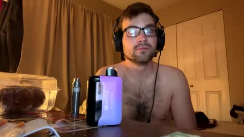 Snapshot of freezeskiii chatting on September 12, 1:49 am freezeskiii online show from September 12, 1:49 am