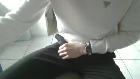 Snapshot of french_666999 chatting on December 15, 2:16 pm French 666999 online show from December 15, 2:16 pm