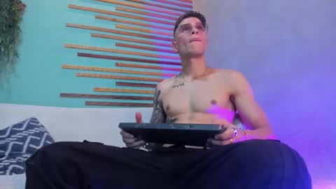 Xavier online show from December 3, 7:42 pm