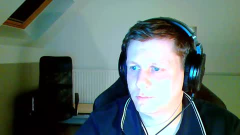 Snapshot of frenchfrieswithmayo chatting on October 25, 6:42 pm French fries online show from October 25, 6:42 pm