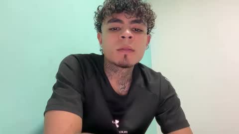 freyva_ online show from April 3, 12:18 am