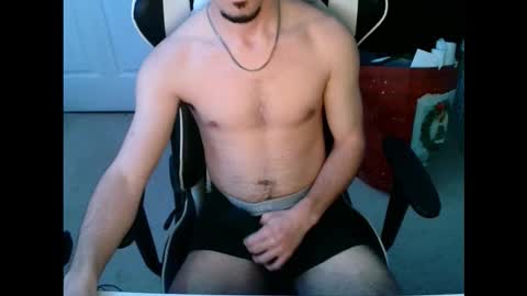 frostedtip06 online show from March 8, 6:39 am