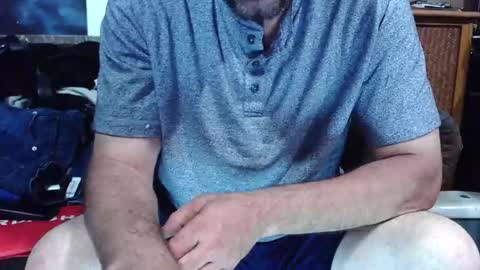 frostydhoman1221 online show from May 20, 5:03 am