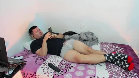 Snapshot of fuckynations chatting on December 28, 6:18 pm Fuckdirtymen online show from December 28, 6:18 pm