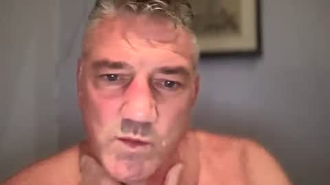 Snapshot of fullback_15 chatting on October 3, 4:45 pm fullback_15 online show from October 3, 4:45 pm