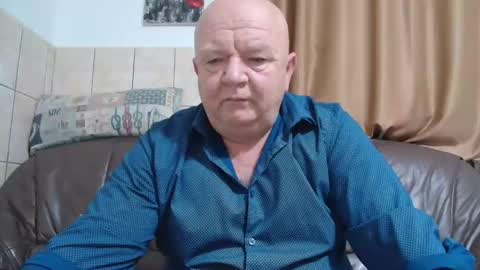 fullballs6 online show from December 17, 3:17 am