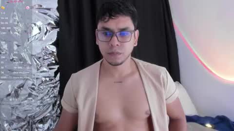 Snapshot of gadiel_edric chatting on October 22, 3:43 am Gadiel online show from October 22, 3:43 am